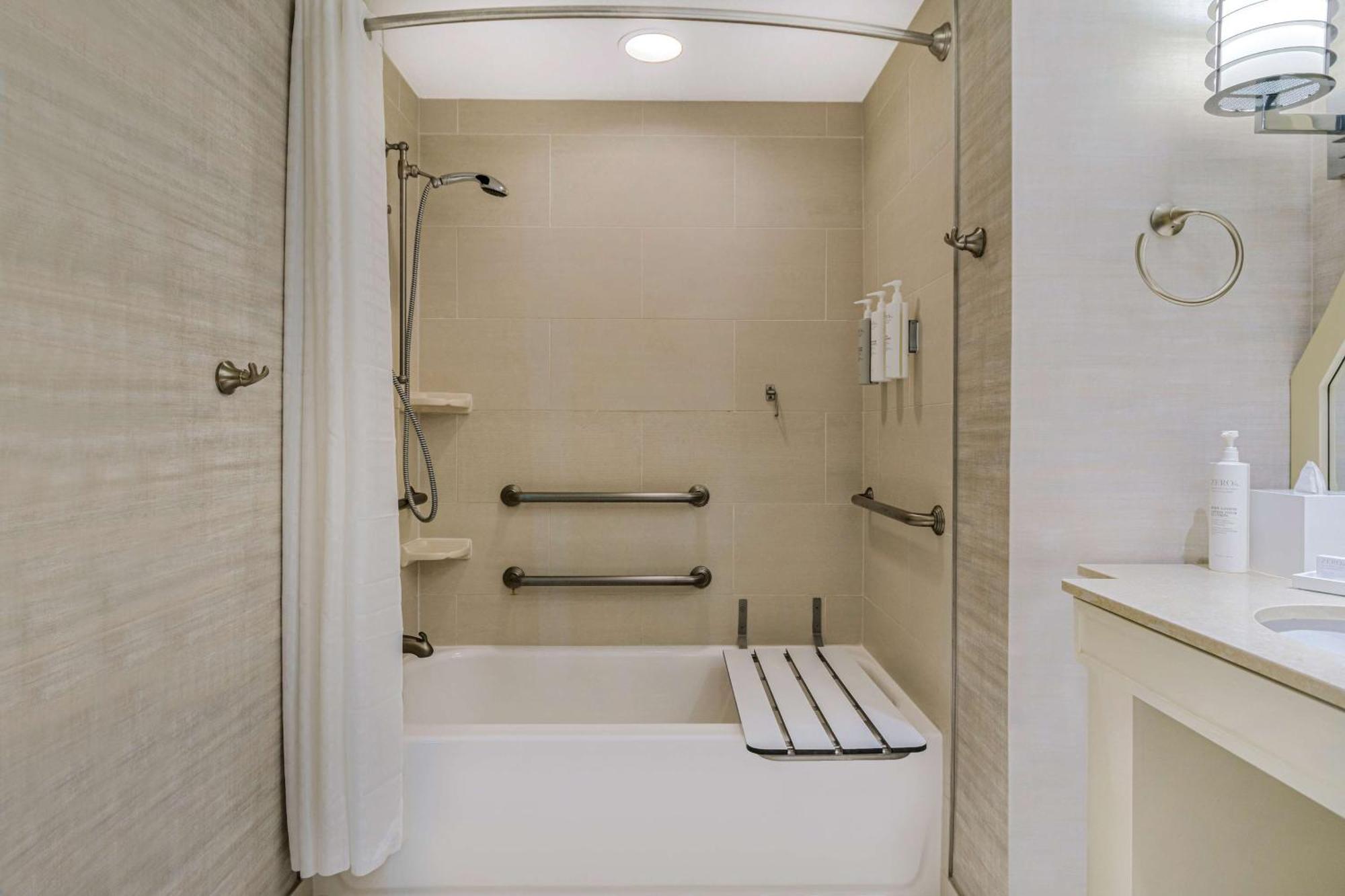 One-Bedroom Corner King Suite Bath Tub Mobility Accessible or Non-Smoking